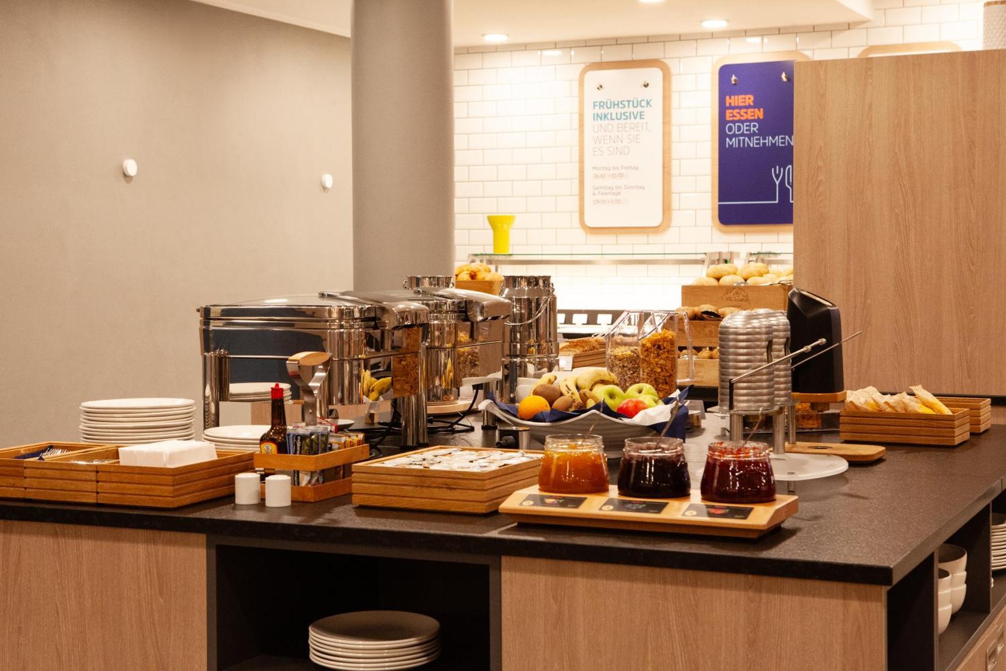 Express By Ihg Hotel