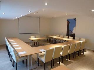 Express By Ihg Hotel 3*